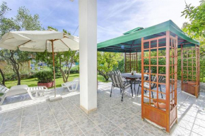 Отель Apartman Kairos Trogir  Трогир